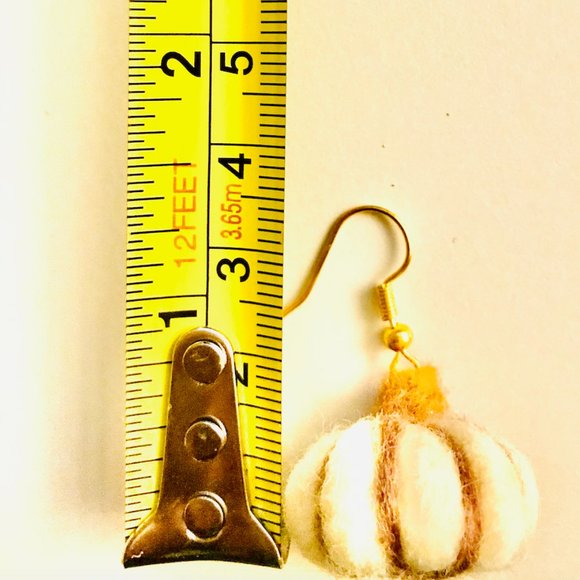 New Hand Felted 100% Wool Fall Pumpkin Earrings Fashion Fun Hand Made Unique - Picture 3 of 5